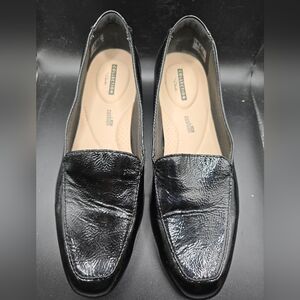 Clarks Collection Cushion Soft Black Patent Leather Loafers Womens Size 8.5 Slip